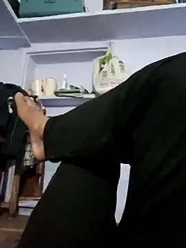 Sinewsex pussylove online show from 8, 4, 2026