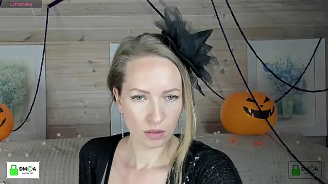 Queenymel online show from 31, 10, 2025