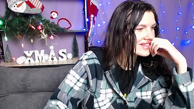 Snapshot of MilaLoona chatting on 7, 1, 2025 MilaLoona online show from 7, 1, 2025