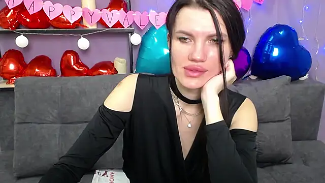 Snapshot of MilaLoona chatting on 3, 2, 2025 MilaLoona online show from 3, 2, 2025