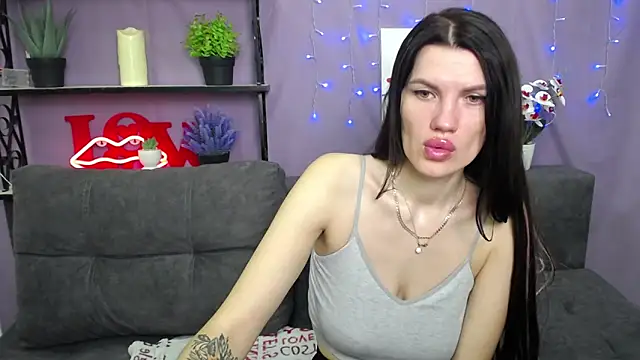 Snapshot of MilaLoona chatting on 21, 3, 2025 MilaLoona online show from 21, 3, 2025