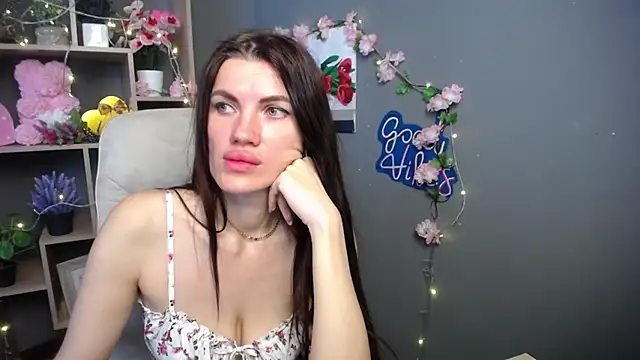 Snapshot of MilaLoona chatting on 24, 5, 2026 MilaLoona online show from 24, 5, 2026