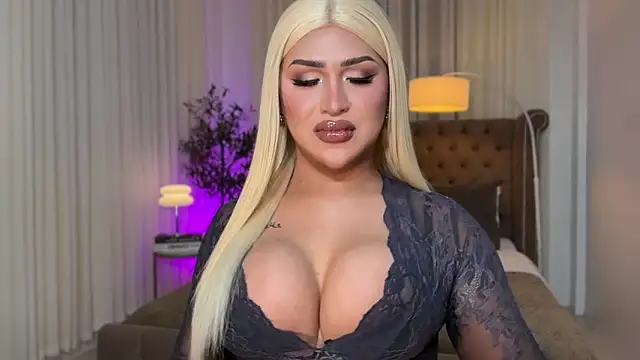 Your Majesty Tyra online show from 15, 10, 2025