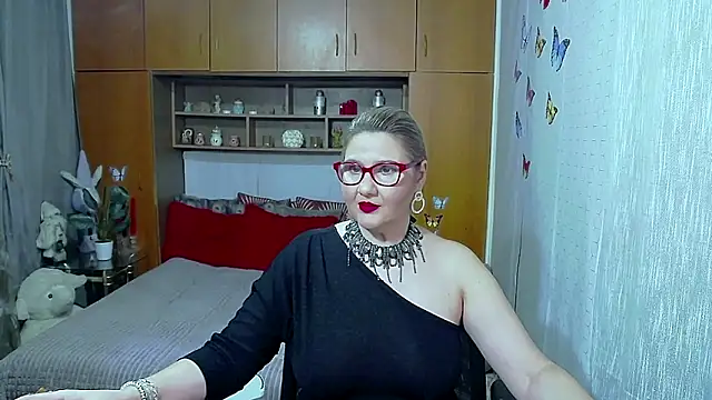 LucilleFenlys online show from 30, 3, 2026