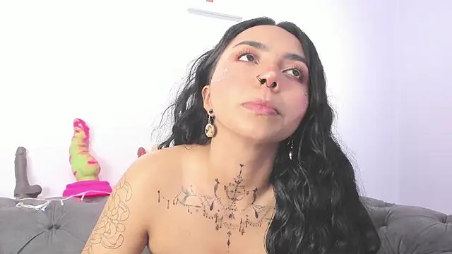 miss soffi  online show from 12, 12, 2024