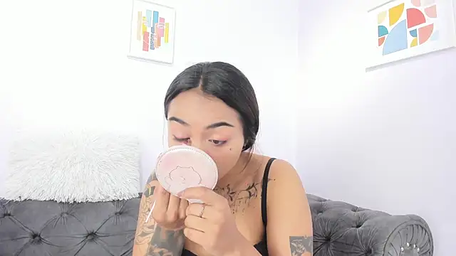 miss soffi  online show from 10, 11, 2025