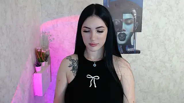 Snapshot of MisssShy_ chatting on 17, 10, 2025 MisssShy  online show from 17, 10, 2025