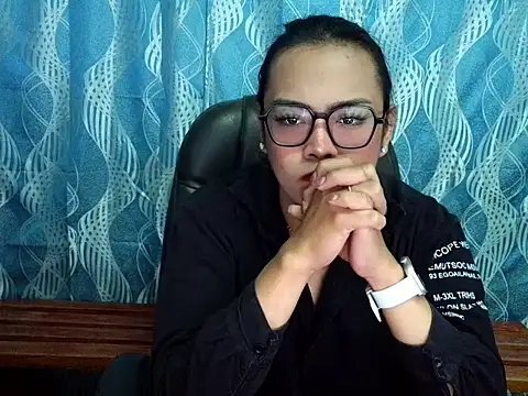 Snapshot of Your_PrettyGirlxxx chatting on 16, 9, 2025 Your PrettyGirlxxx online show from 16, 9, 2025