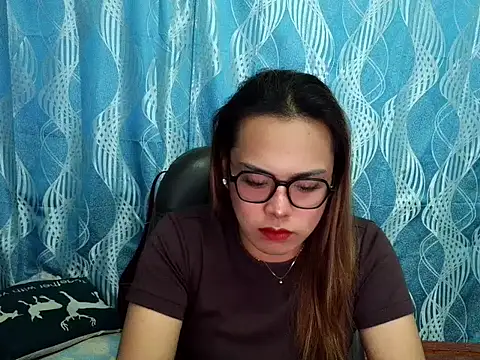 Snapshot of Your_PrettyGirlxxx chatting on 24, 9, 2025 Your PrettyGirlxxx online show from 24, 9, 2025