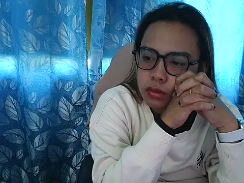 Snapshot of Your_PrettyGirlxxx chatting on 21, 10, 2025 Your PrettyGirlxxx online show from 21, 10, 2025