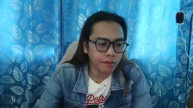 Snapshot of Your_PrettyGirlxxx chatting on 22, 10, 2025 Your PrettyGirlxxx online show from 22, 10, 2025