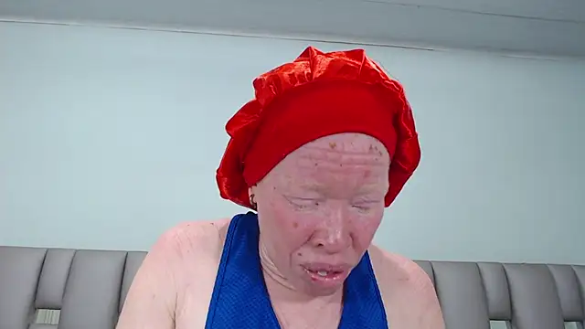 Kittywhiteass online show from 21, 9, 2025