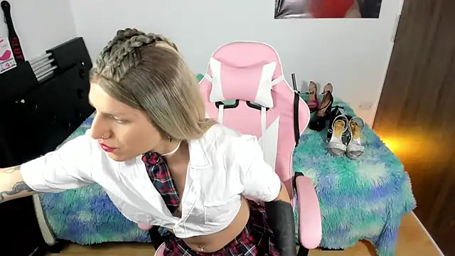 Snapshot of queenramoona-hot chatting on 2, 11, 2025 queenramoona-hot online show from 2, 11, 2025