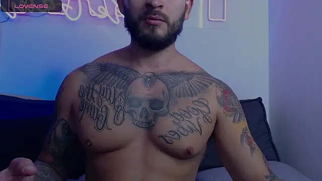 Snapshot of marco_allison01 chatting on 2, 1, 2025 marco allison01 online show from 2, 1, 2025