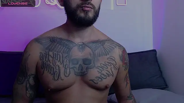 Snapshot of marco_allison01 chatting on 6, 1, 2025 marco allison01 online show from 6, 1, 2025
