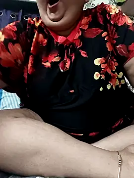 Hotchubby009 online show from 4, 1, 2025