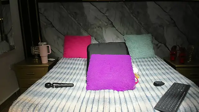 Snapshot of Niyirey1 chatting on 23, 9, 2025 Niyirey1 online show from 23, 9, 2025