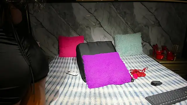 Snapshot of Niyirey1 chatting on 14, 10, 2025 Niyirey1 online show from 14, 10, 2025