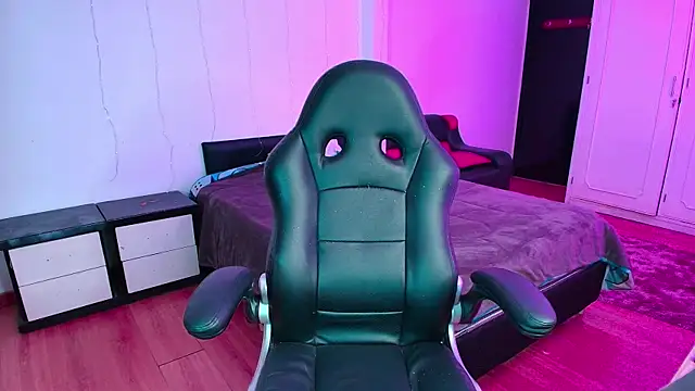 yesie hot online show from 24, 11, 2025