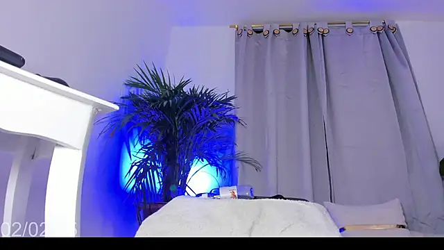 Coral Princex online show from 3, 2, 2025