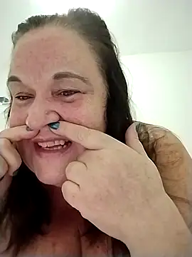 Snapshot of Yaya_Mineira chatting on 5, 11, 2025 Yaya Mineira online show from 5, 11, 2025