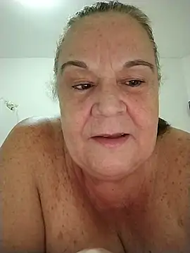 Snapshot of Yaya_Mineira chatting on 3, 12, 2025 Yaya Mineira online show from 3, 12, 2025