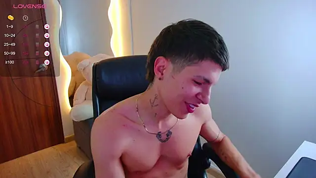 Snapshot of harrisoncuper chatting on 13, 12, 2024 harrisoncuper online show from 13, 12, 2024