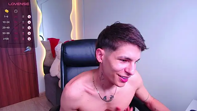 Snapshot of harrisoncuper chatting on 31, 12, 2024 harrisoncuper online show from 31, 12, 2024