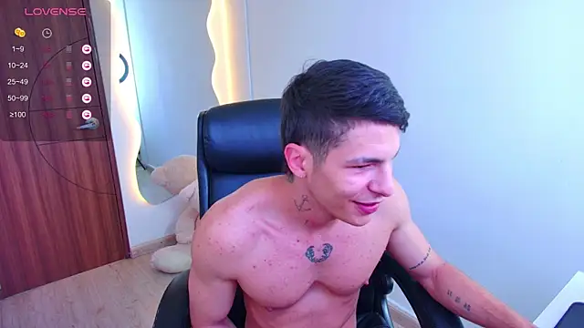 Snapshot of harrisoncuper chatting on 1, 10, 2025 harrisoncuper online show from 1, 10, 2025