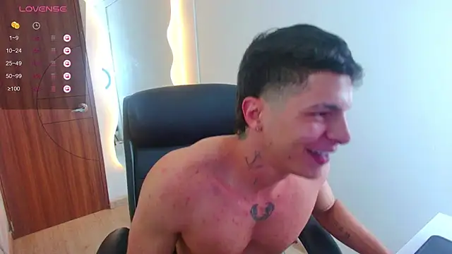 Snapshot of harrisoncuper chatting on 6, 10, 2025 harrisoncuper online show from 6, 10, 2025