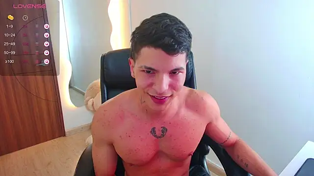 Snapshot of harrisoncuper chatting on 15, 10, 2025 harrisoncuper online show from 15, 10, 2025