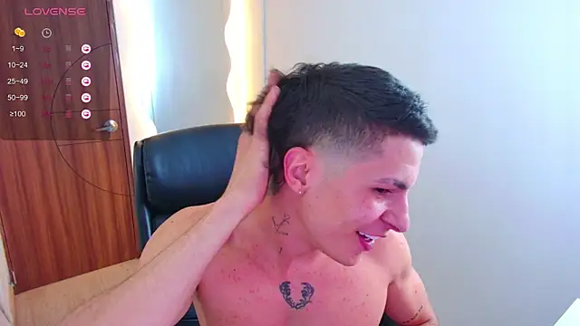 Snapshot of harrisoncuper chatting on 2, 12, 2025 harrisoncuper online show from 2, 12, 2025