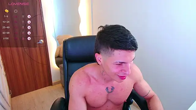 Snapshot of harrisoncuper chatting on 13, 12, 2025 harrisoncuper online show from 13, 12, 2025