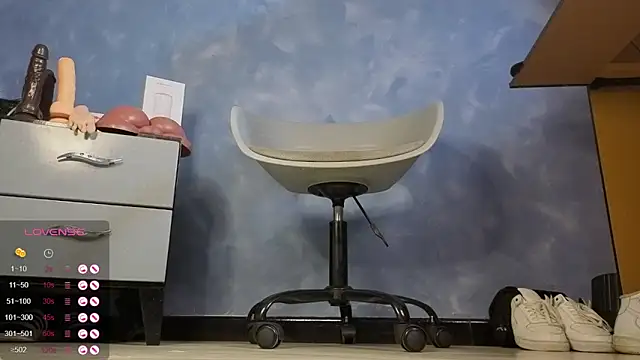 TomLover 12 online show from 31, 1, 2026