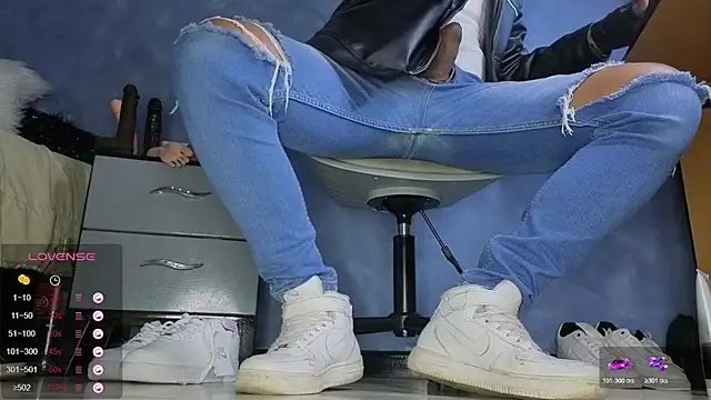 TomLover 12 online show from 11, 2, 2026