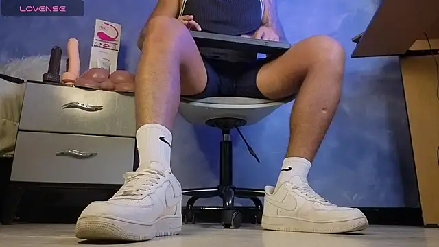 Snapshot of TomLover_12 chatting on 6, 3, 2026 TomLover 12 online show from 6, 3, 2026