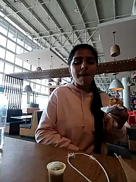 AnnRosse18 online show from 4, 1, 2025