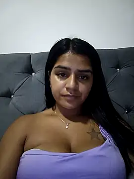 AnnRosse18 online show from 5, 1, 2025