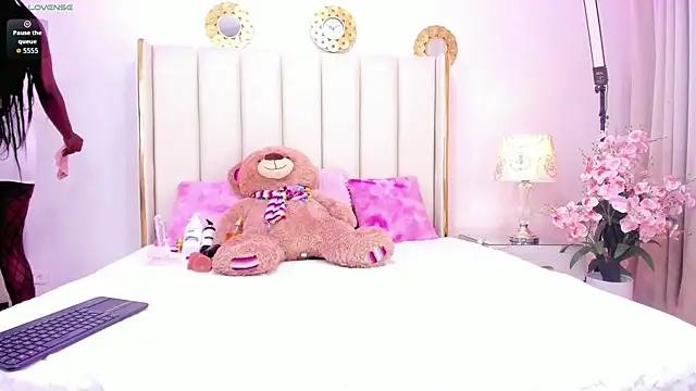 GianinaLewis online show from 13, 1, 2026