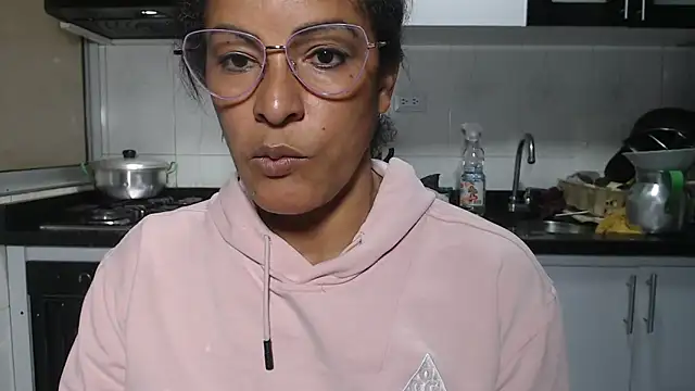 Snapshot of kateleyagrey chatting on 22, 6, 2026 kateleyagrey online show from 22, 6, 2026