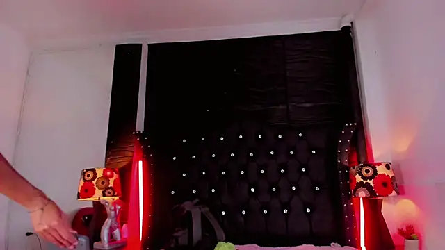 Lucia-sex online show from 27, 3, 2026