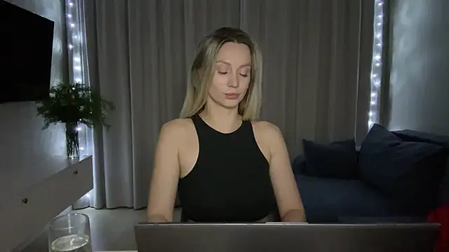 Alice Wonders online show from 14, 12, 2024