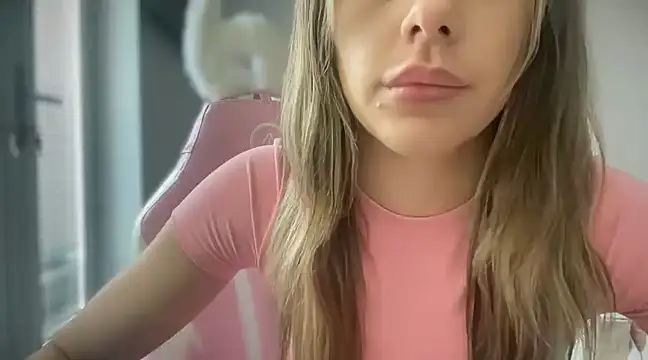 Snapshot of Lillymariee chatting on 3, 1, 2025 Lillymariee online show from 3, 1, 2025