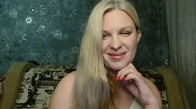 Snapshot of BlondeFox chatting on 17, 12, 2024 BlondeFox online show from 17, 12, 2024