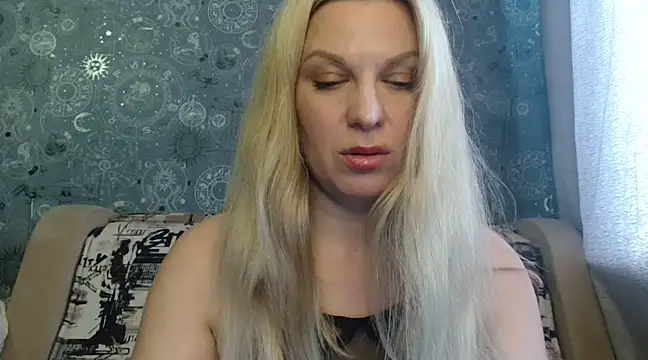 Snapshot of BlondeFox chatting on 25, 1, 2025 BlondeFox online show from 25, 1, 2025