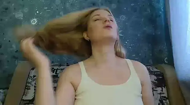 Snapshot of BlondeFox chatting on 9, 3, 2025 BlondeFox online show from 9, 3, 2025