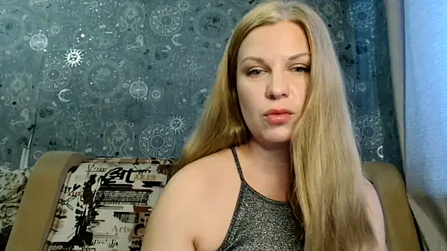 Snapshot of BlondeFox chatting on 18, 6, 2026 BlondeFox online show from 18, 6, 2026