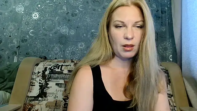 Snapshot of BlondeFox chatting on 23, 7, 2026 BlondeFox online show from 23, 7, 2026