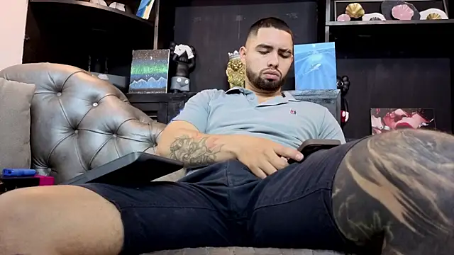 Snapshot of matteosantos chatting on 2, 4, 2026 matteosantos online show from 2, 4, 2026