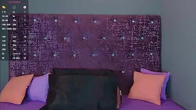 Snapshot of NoraBigAss chatting on 12, 12, 2024 NoraBigAss online show from 12, 12, 2024